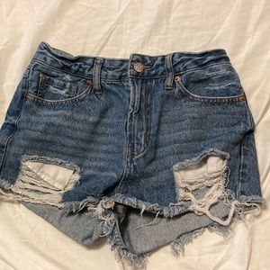 Ripped short Short